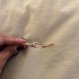 Elegant Gold Knot Bracelet